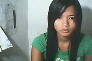 Cewek Masturbasi di Warnet Pinggiran, Nekat di Tempat yang Tidak Pernah Diduga